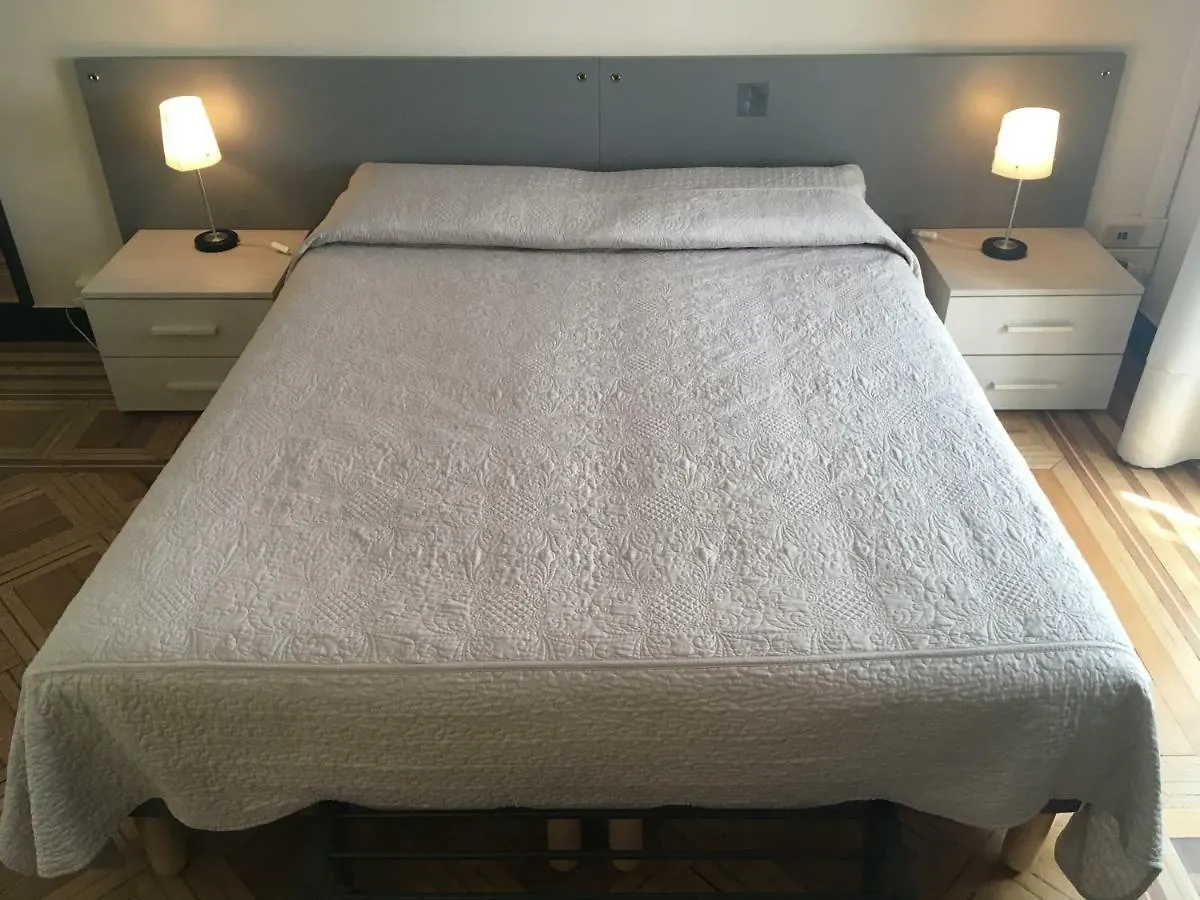 Check-Inn Rooms Genova Centro Guest house